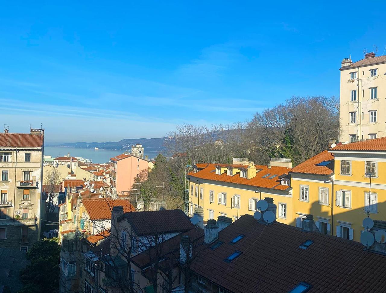 Blucavana, Casa Vacanze In Centro A Trieste Exterior foto